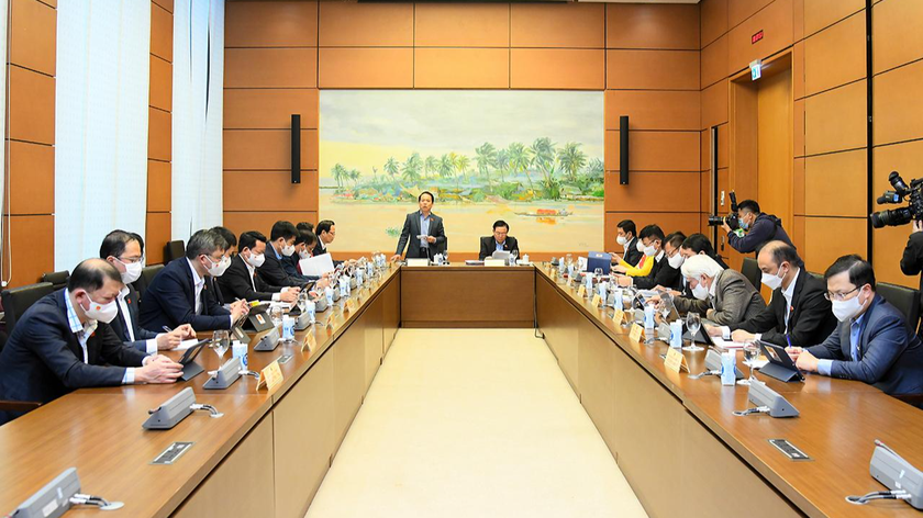 Các đại biểu tại phiên họp.