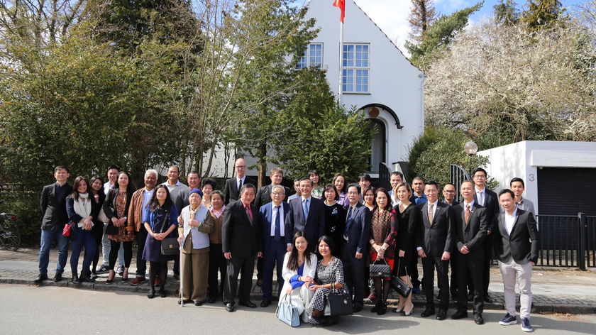 Đại sứ quán Việt Nam tại Đan Mạch đã tổ chức gặp mặt thân mật đại diện cộng đồng người Việt tại đây.