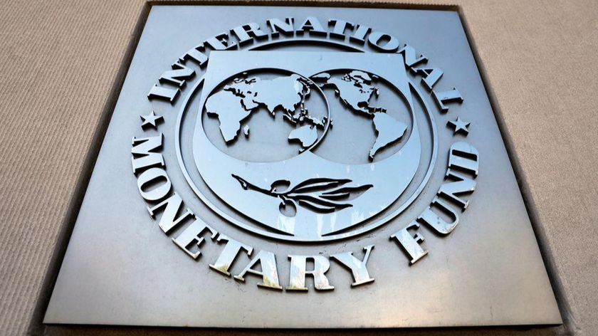 Logo IMF bên ngoài trụ sở tổ chức này ở Washington, Mỹ.
