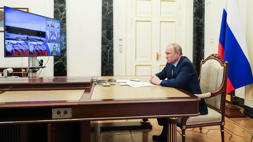 Tổng thống Nga Putin theo dõi vụ phóng tên lửa Sarmat vừa diễn ra.