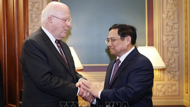 Thủ tướng Chính phủ Phạm Minh Chính gặp Chủ tịch thường trực Thượng viện Mỹ Patrick Leahy.