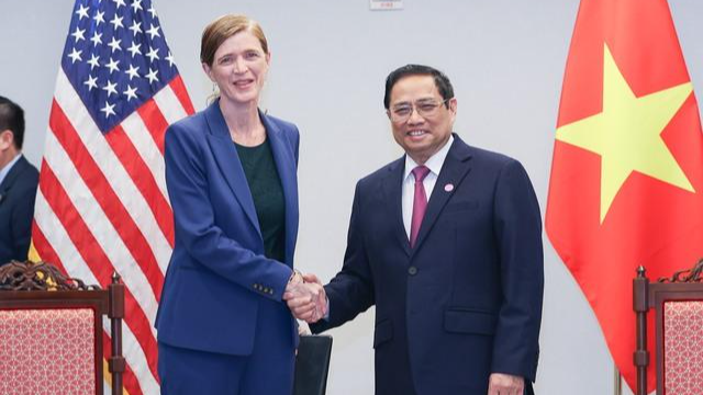 Thủ tướng Phạm Minh Chính và Giám đốc Cơ quan phát triển quốc tế Mỹ (USAID) Samantha Power. Ảnh: VGP