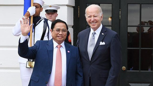 Tổng thống Mỹ chào đón Thủ tướng Phạm Minh Chính. Ảnh: VGP