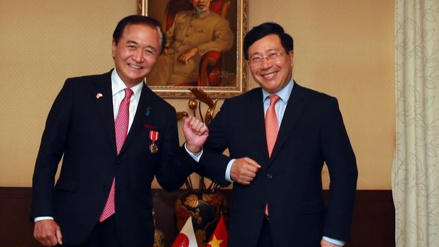 Phó Thủ tướng Thường trực Phạm Bình Minh tiếp Thống đốc tỉnh Kanagawa Kuroiwa Yuji. Ảnh: VGP
