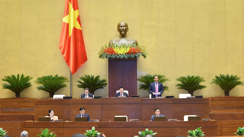 Thượng tướng Trần Quang Phương - Phó Chủ tịch Quốc hội điều hành Phiên họp.