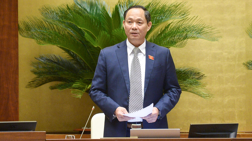 Thượng tướng Trần Quang Phương - Phó Chủ tịch Quốc hội - điều hành phiên họp.
