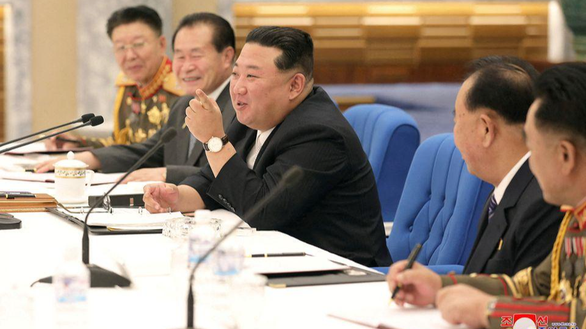Nhà lãnh đạo Triều Tiên Kim Jong-un phát biểu tại cuộc họp.