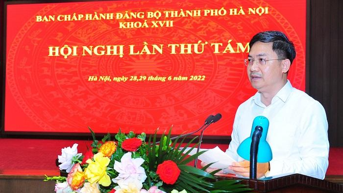 Phó Chủ tịch UBND TP Hà Nội Hà Minh Hải báo cáo tại hội nghị. Ảnh: Cổng TTĐT Hà Nội.