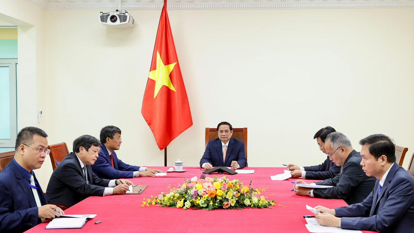 Thủ tướng Chính phủ Phạm Minh Chính điện đàm với Thủ tướng Nội các Hàn Quốc Han Duck-soo.