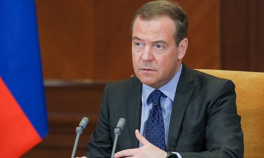 Ông Medvedev.