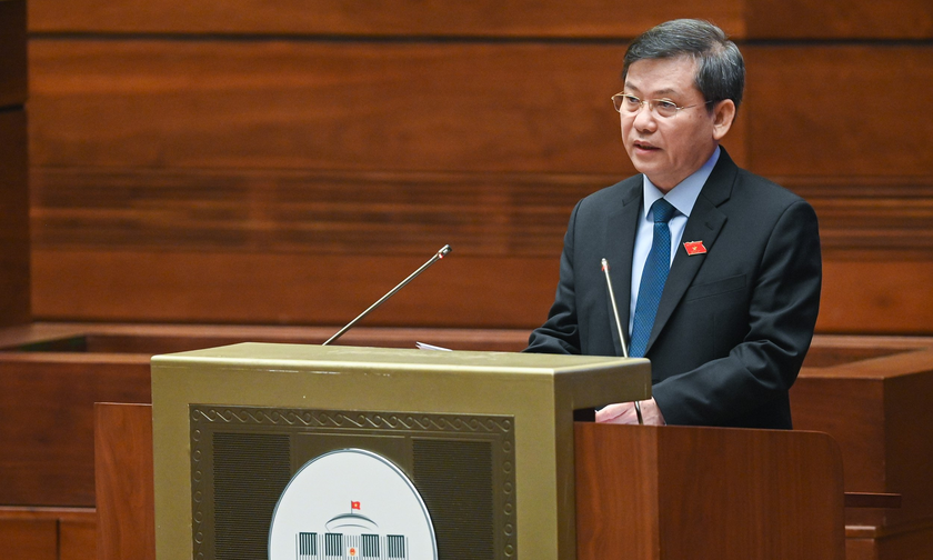 Viện trưởng Viện Kiểm sát nhân dân tối cao Lê Minh Trí trình bày báo cáo tại phiên họp.