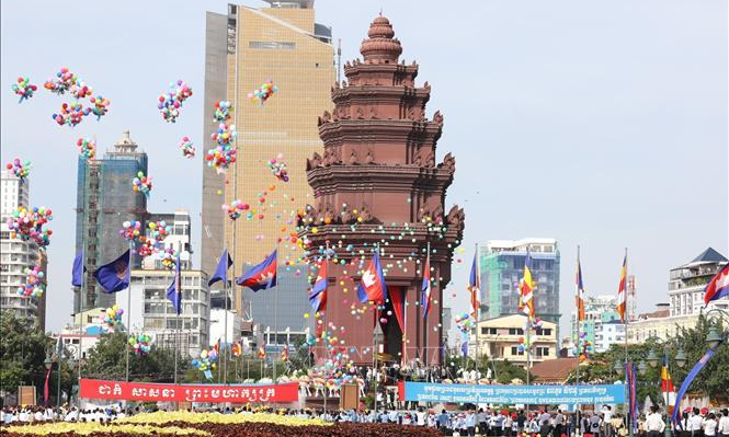 Quang cảnh Lễ kỷ niệm 69 năm Quốc khánh Campuchia. Ảnh: TTXVN 