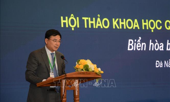 Thứ trưởng Bộ Ngoại giao Phạm Quang Hiệu phát biểu tại Hội thảo. Ảnh: TTXVN