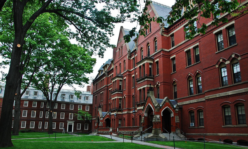 Đại học Havard, Cambridge, tiểu bang Massachusetts, Mỹ.
