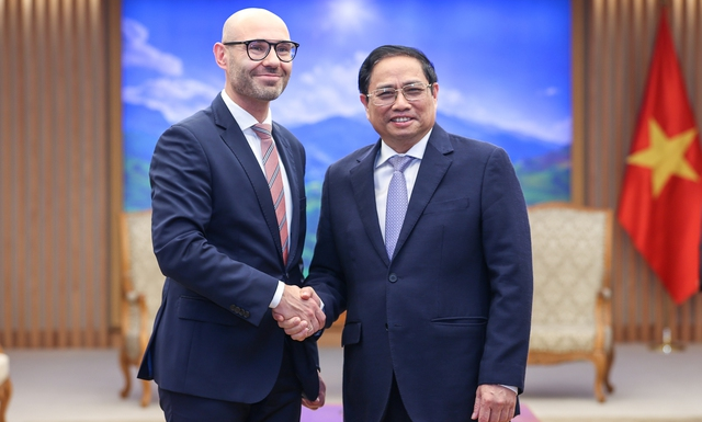 Thủ tướng Chính phủ Phạm Minh Chính và Tổng Thư ký PCA Marcin Czepelak - Ảnh: VGP