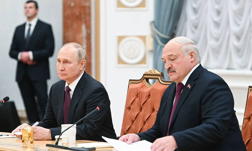 Tổng thống Nga Putin và người đồng cấp Belarus Lukashenko.