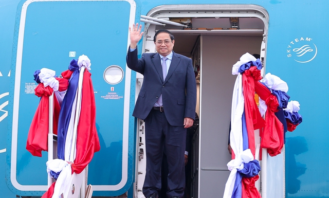 Sáng 11/1, Thủ tướng Chính phủ Phạm Minh Chính và Đoàn đại biểu cấp cao Việt Nam đã tới Thủ đô Vientiane - Ảnh: VGP/Nhật Bắc