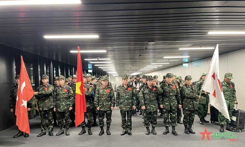 Đoàn công tác cứu hộ, cứu nạn của Quân đội nhân dân Việt Nam tại sân bay Istanbul. Ảnh: Báo Quân đội nhân dân.