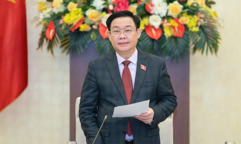 Chủ tịch Quốc hội Vương Đình Huệ phát biểu khai mạc phiên họp.