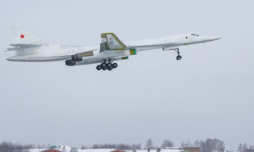 Máy bay ném bom mang tên lửa chiến lược Tupolev Tu-160M của Nga.
