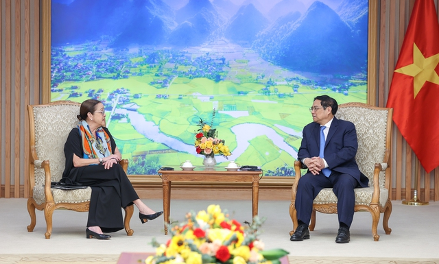 Thủ tướng Phạm Minh Chính và Bộ trưởng Ngoại giao El Salvador Alexandra Hill Tinoco. Ảnh: VGP