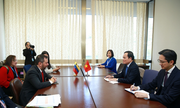 Phó Thủ tướng Trần Lưu Quang tiếp Bộ trưởng Ngoại giao Venezuela Yvan Gil Pinto. Ảnh: VGP