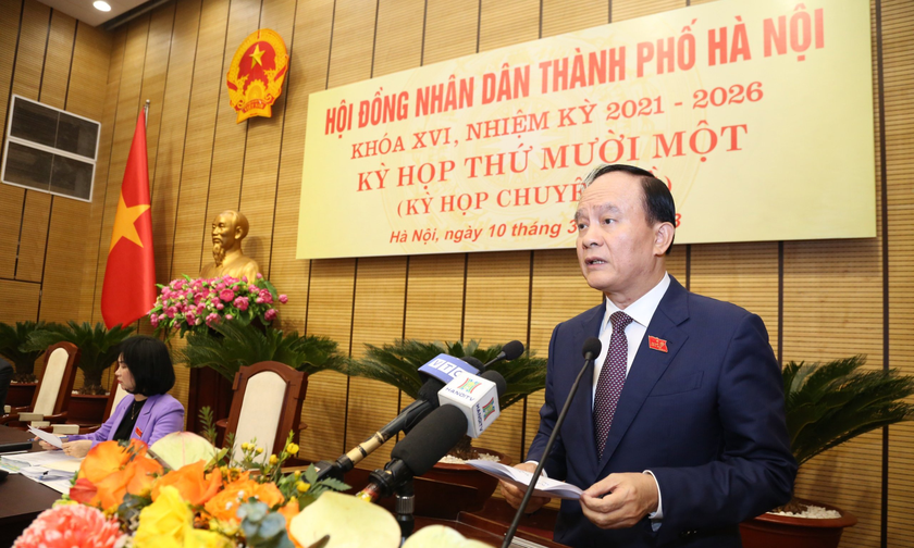 Chủ tịch HĐND TP Hà Nội Nguyễn Ngọc Tuấn phát biểu khai mạc phiên họp.