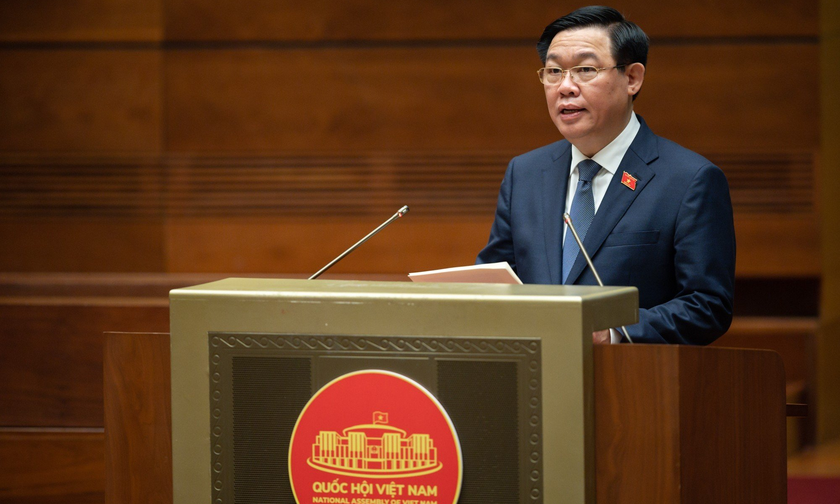Chủ tịch QH Vương Đình Huệ phát biểu mở đầu phiên chất vấn.