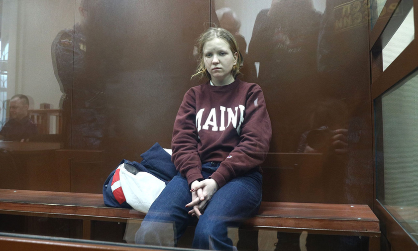 Đối tượng Darya Trepova tại tòa án ngày 4/4.