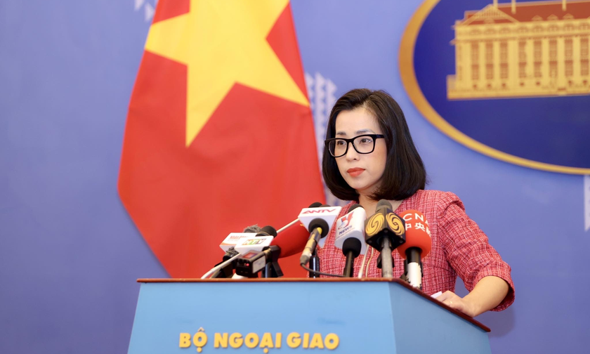 Phó Phát ngôn Bộ Ngoại giao Phạm Thu Hằng phát biểu tại họp báo.