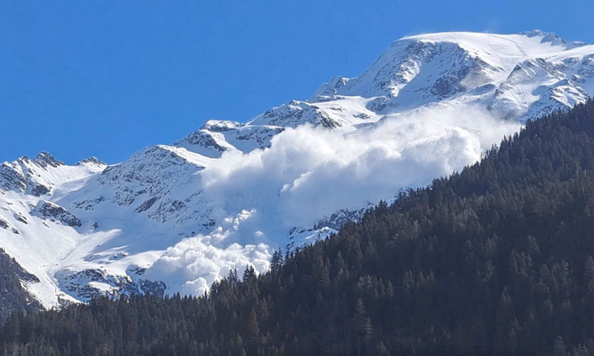 Một vụ lở tuyết đã xảy ra ở khu vực dãy Alps ở Pháp.