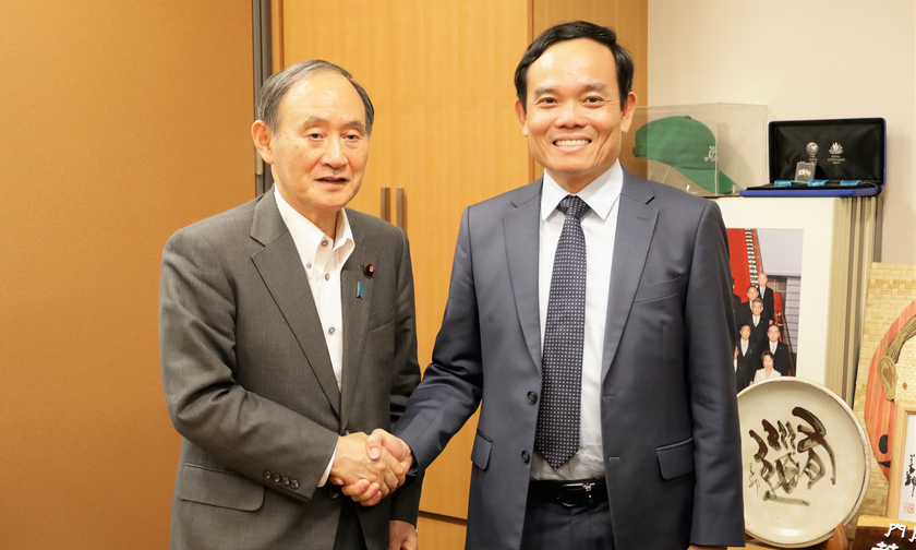 Phó Thủ tướng Chính phủ Trần Lưu Quang và nguyên Thủ tướng Nhật Bản Suga Yoshihide.