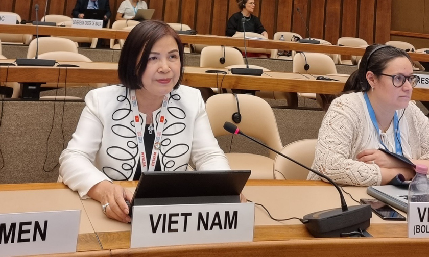 Đại sứ Lê Thị Tuyết Mai phát biểu tại phiên thảo luận chung ngày 21/6/2023. Ảnh: Phái đoàn đại diện thường trực Việt Nam tại Geneva.