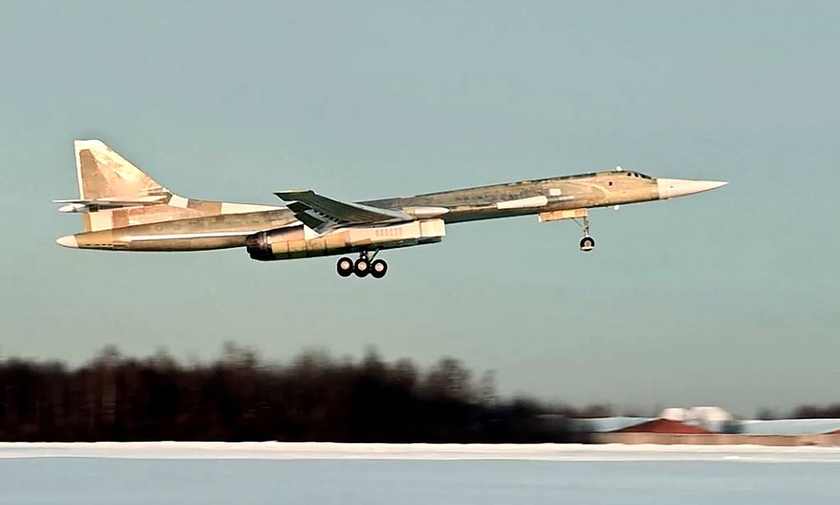 Máy bay ném bom mang tên lửa chiến lược Tupolev Tu-160M của Nga.
