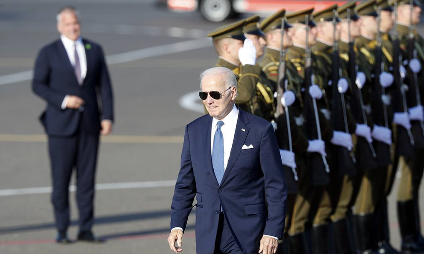 Tổng thống Mỹ Biden đến Litva.