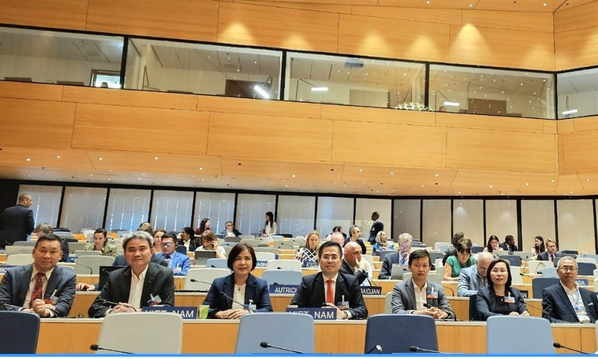 Thứ trưởng Bộ Khoa học và Công nghệ Nguyễn Hoàng Giang (thứ tư từ trái sang) dẫn đầu Đoàn đại biểu Việt Nam tham dự Đại hội đồng WIPO 2023. Ảnh: Bộ KHCN