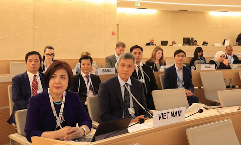 Trợ lý Bộ trưởng Nguyễn Minh Vũ, Trưởng Đoàn Việt Nam tham dự Khóa họp thường kỳ lần thứ 53 HĐNQ LHQ và có bài phát biểu quan trọng. Ảnh: PV TTXVN tại Geneva.