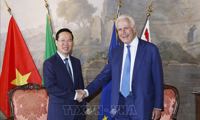 Chủ tịch nước Võ Văn Thưởng gặp Chủ tịch vùng Tuscany, ông Eugenio Giani. Ảnh: Thống Nhất/TTXVN