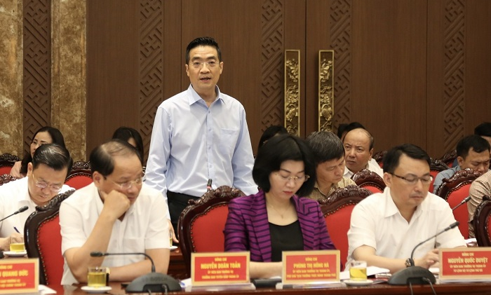 Giám đốc Sở Quy hoạch - Kiến trúc Hà Nội Nguyễn Trọng Kỳ Anh thông tin tại hội nghị.