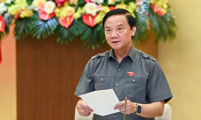 Phó Chủ tịch Quốc hội Nguyễn Khắc Định điều hành nội dung Phiên họp.