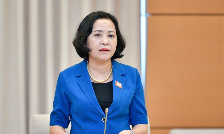 Trưởng Ban công tác đại biểu Nguyễn Thị Thanh phát biểu tại phiên họp.