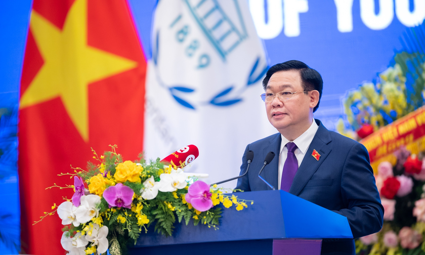 Chủ tịch Quốc hội Vương Đình Huệ phát biểu bế mạc hội nghị.