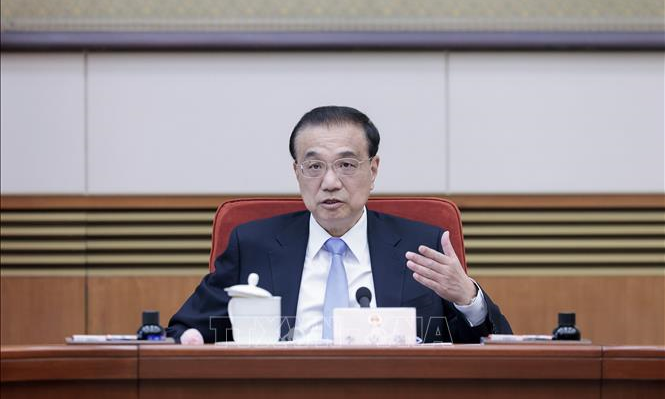 Ông Lý Khắc Cường, lúc đương nhiệm Thủ tướng Trung Quốc, chủ trì phiên họp Chính phủ tại Bắc Kinh, ngày 3/2/2023. Ảnh tư liệu: THX/TTXVN