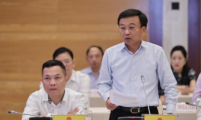 Thứ trưởng Bộ GTVT Nguyễn Danh Huy thông tin tại họp báo.