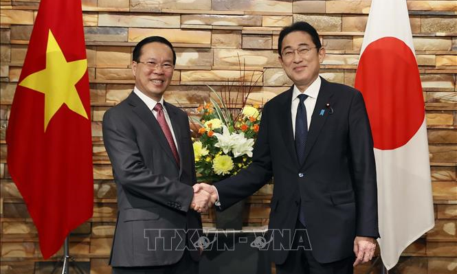 Chủ tịch nước Võ Văn Thưởng với Thủ tướng Nhật Bản Kishida. Ảnh: TTXVN