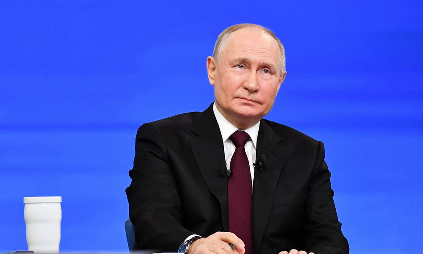 Tổng thống Nga Putin phát biểu tại họp báo.