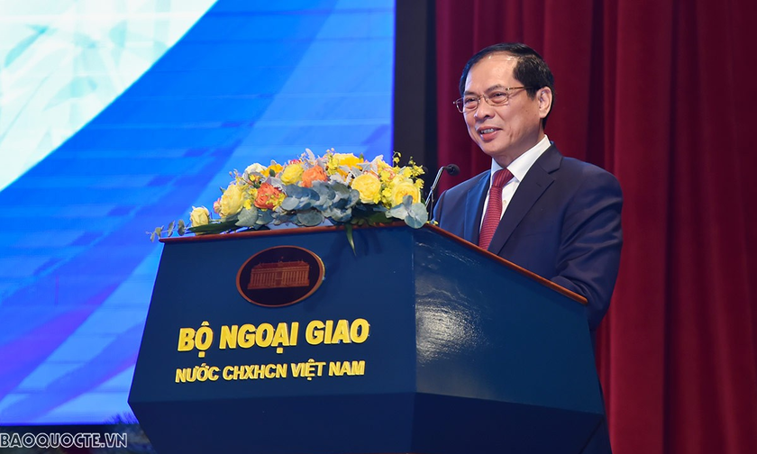 Bộ trưởng Ngoại giao Bùi Thanh Sơn phát biểu bế mạc Hội nghị Ngoại giao 32. Ảnh: Baoquocte