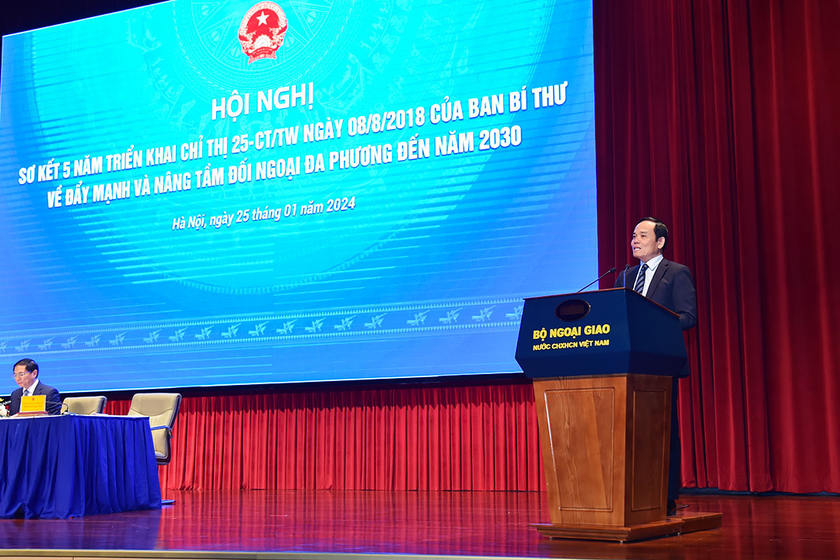Phó Thủ tướng Trần Lưu Quang phát biểu chỉ đạo hội nghị.