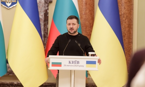 Tổng thống Ukraine Zelensky phát biểu tại họp báo.