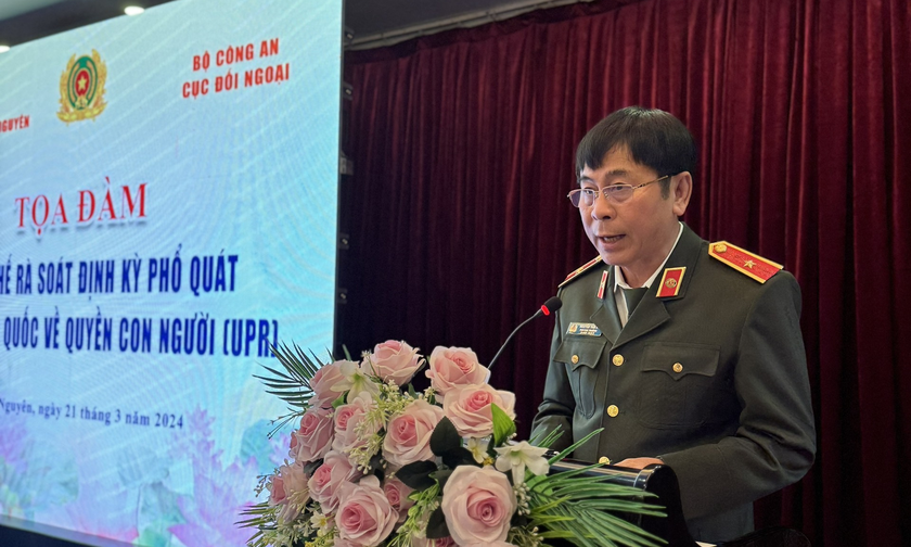 Thiếu tướng Nguyễn Văn Kỷ phát biểu tại tọa đàm.